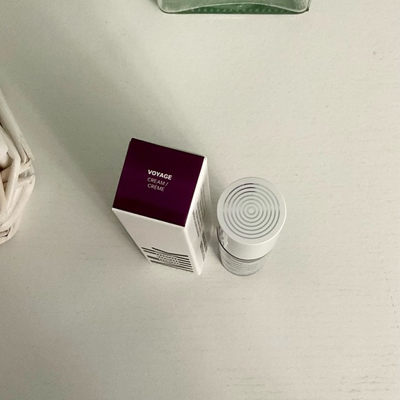 Odyssey Lip Oil Gloss - Voyage (Blackberry) - Picture 2 of 4